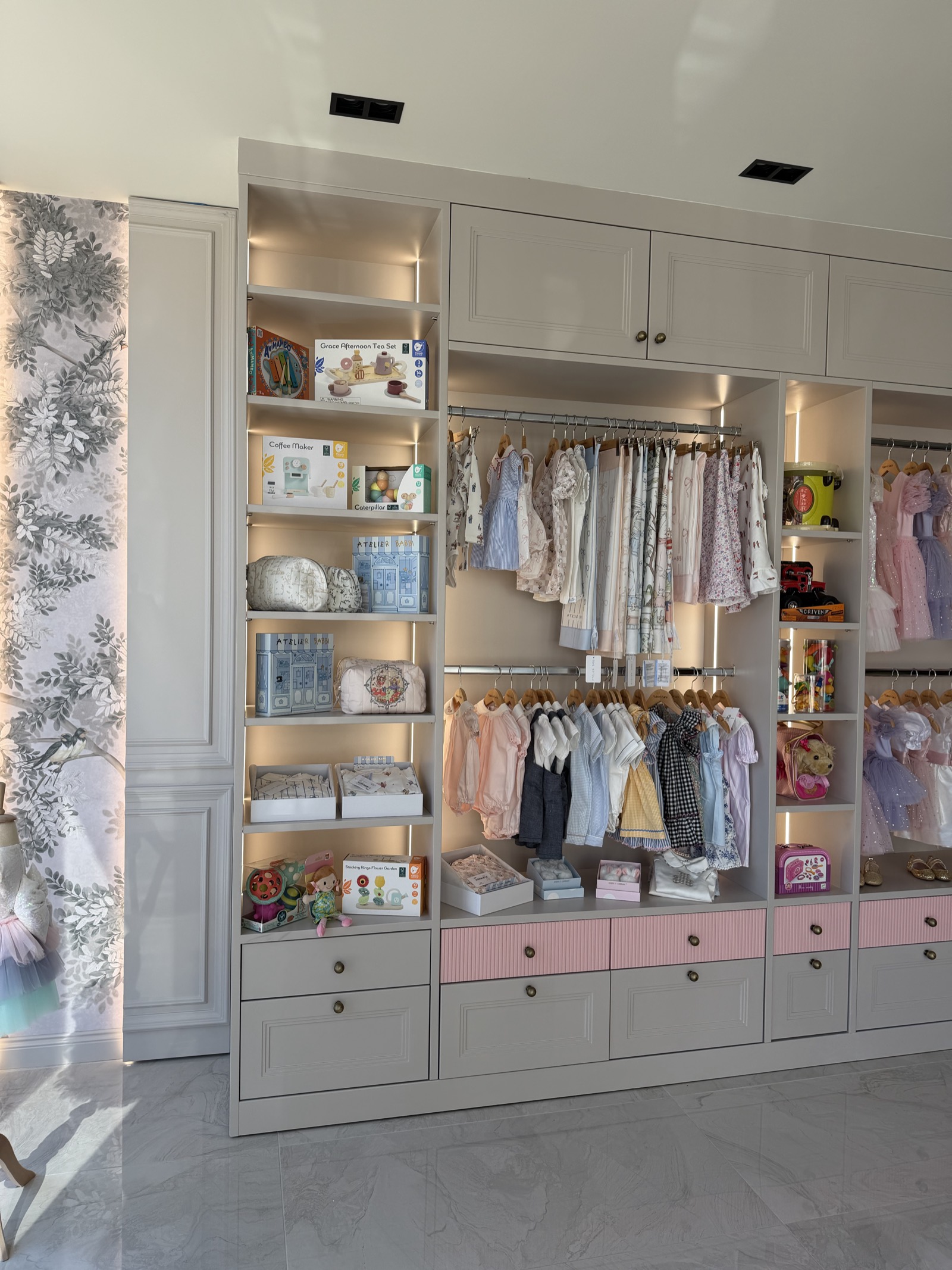Maison Sara Kahramanmaraş mağazasının pastel tonlardaki iç mekânı